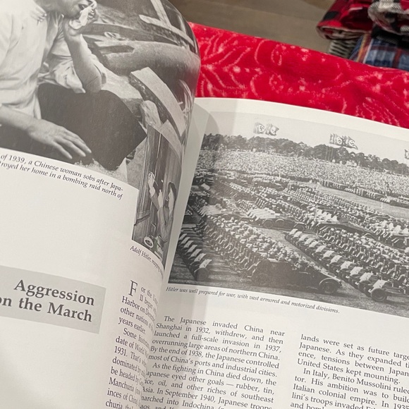 Scholastic Black and White Pearl Harbor Book - Picture 5 of 6